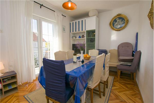 Apartment A2, for 6 persons