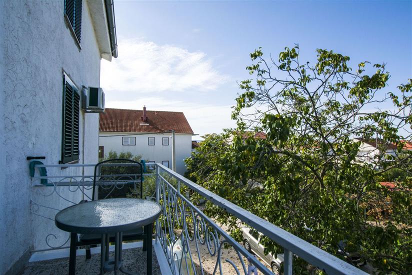 Apartment A2, for 6 persons