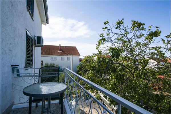 Apartment A2, for 6 persons