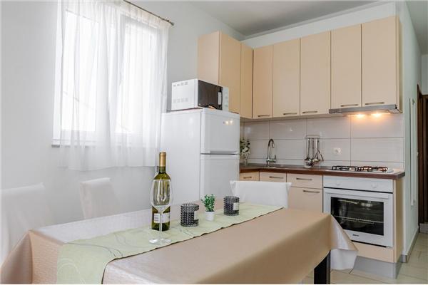 Apartment A2, for 5 persons