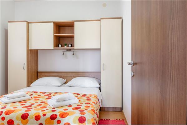 Apartment A2, for 5 persons