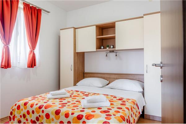 Apartment A2, for 5 persons