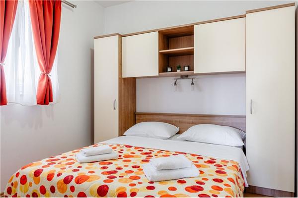 Apartment A2, for 5 persons