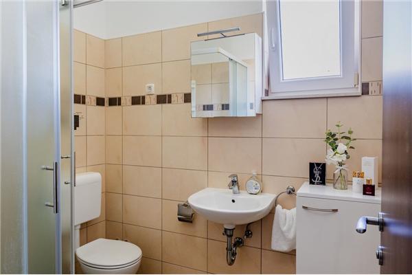 Apartment A2, for 5 persons