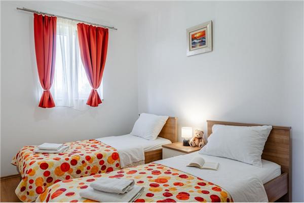 Apartment A2, for 5 persons