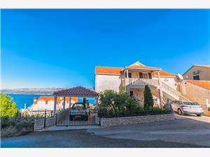 Apartment Middle Dalmatian islands,BookPacoFrom 114 €