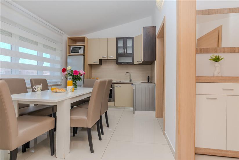 Apartment A2, for 6 persons