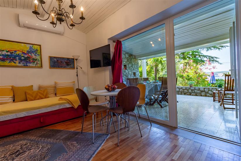 Apartment A3, for 5 persons