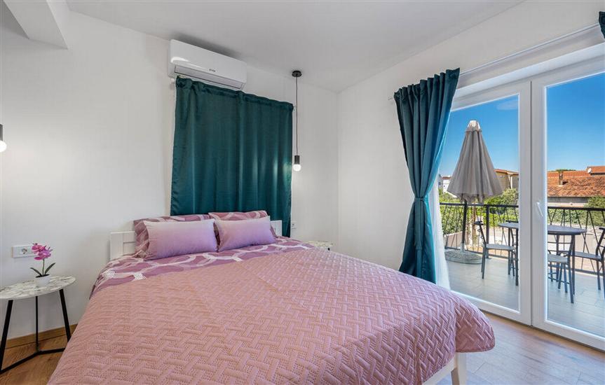 House K1, for 10 persons