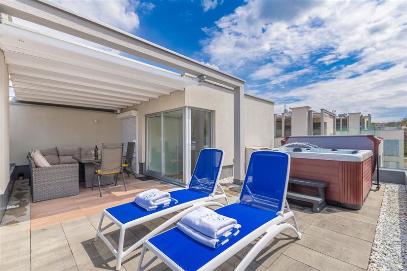 House K1, for 8 persons