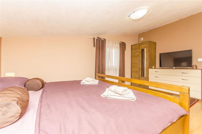 House K1, for 8 persons