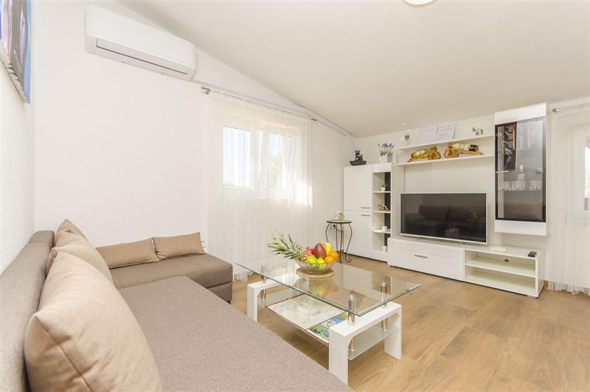 House K1, for 8 persons