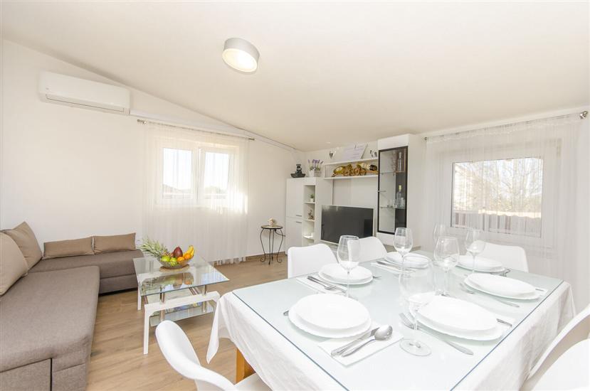 House K1, for 8 persons