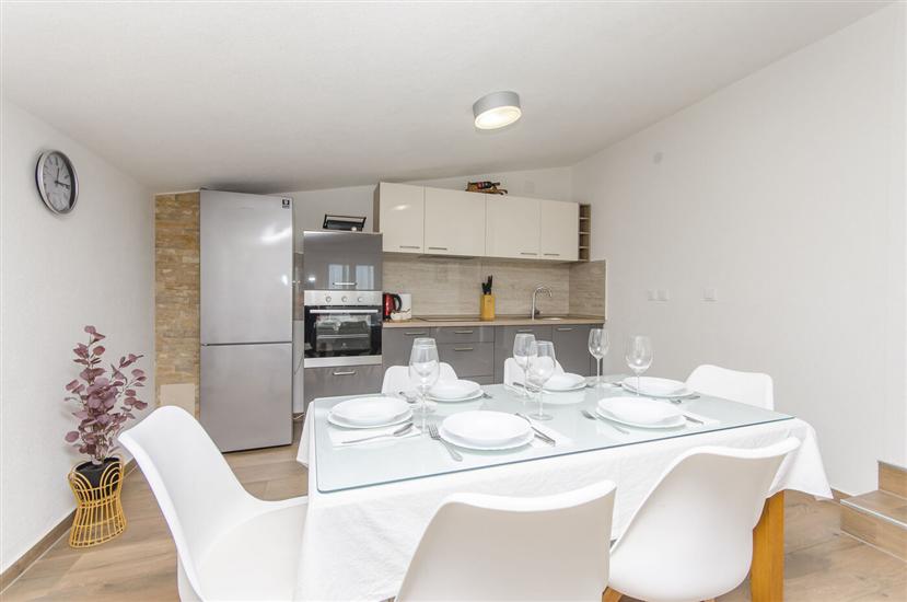 House K1, for 8 persons