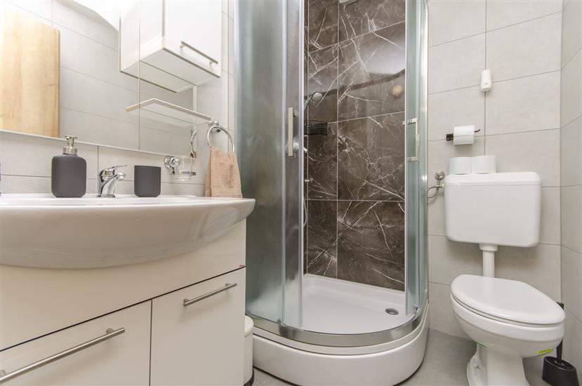 House K1, for 8 persons