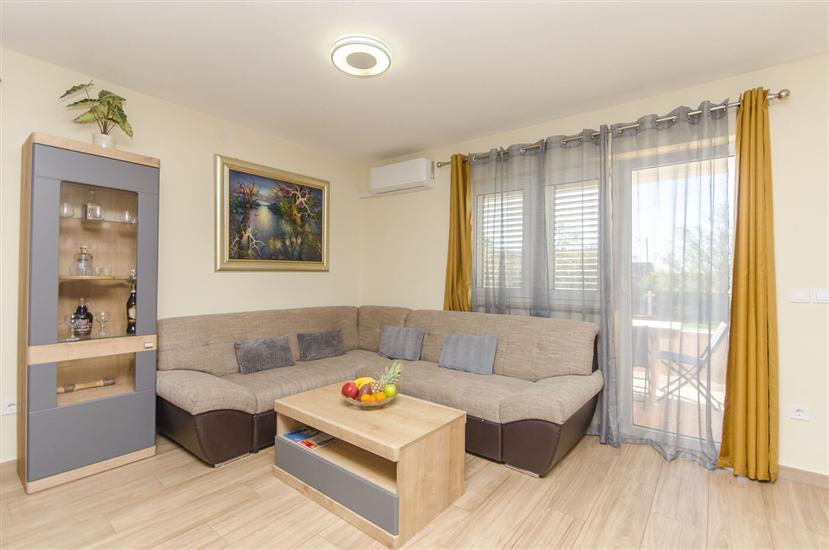 House K1, for 8 persons