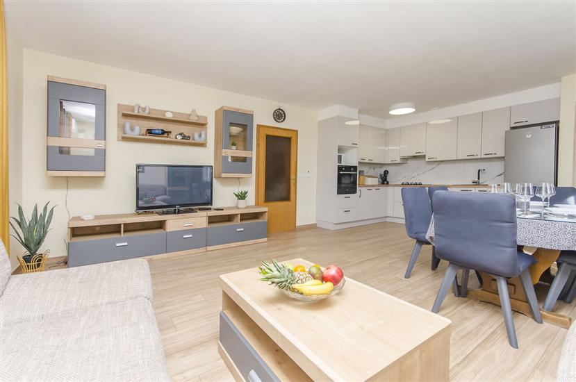 House K1, for 8 persons