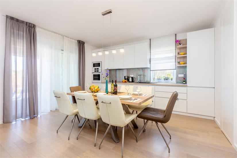 House K1, for 10 persons