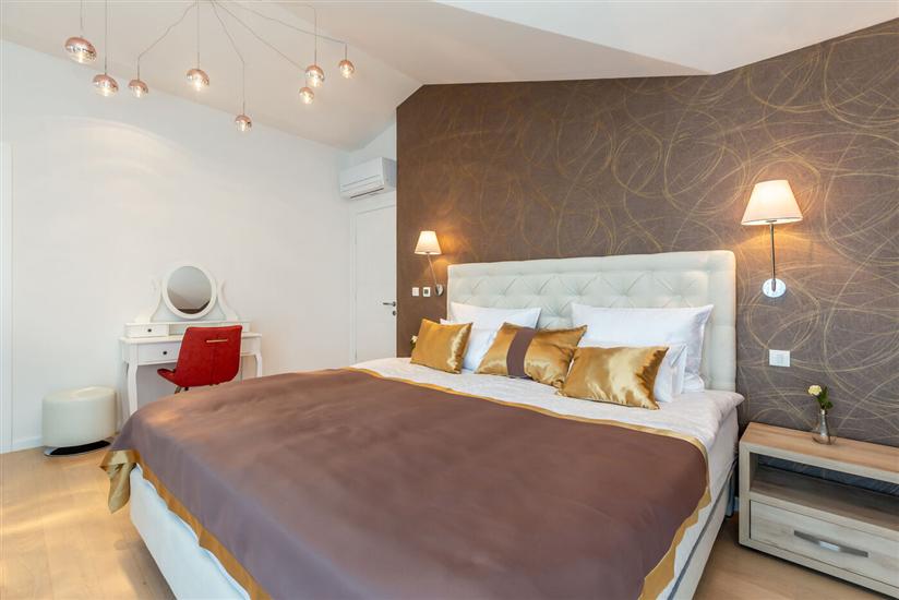 House K1, for 10 persons