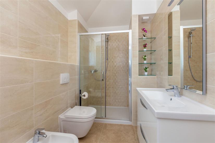 House K1, for 10 persons