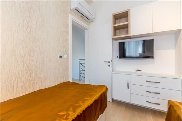 House K1, for 10 persons