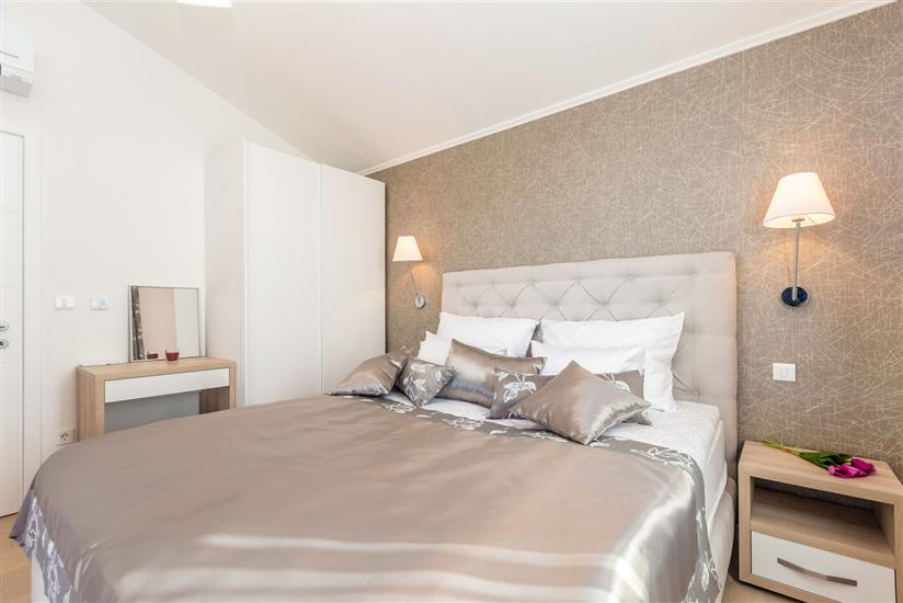 House K1, for 10 persons