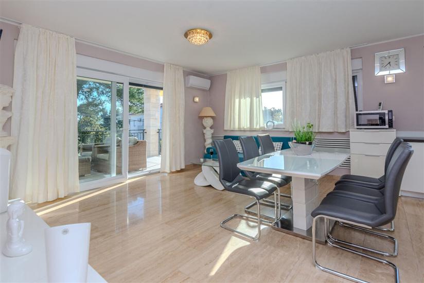 Apartment A1, for 6 persons