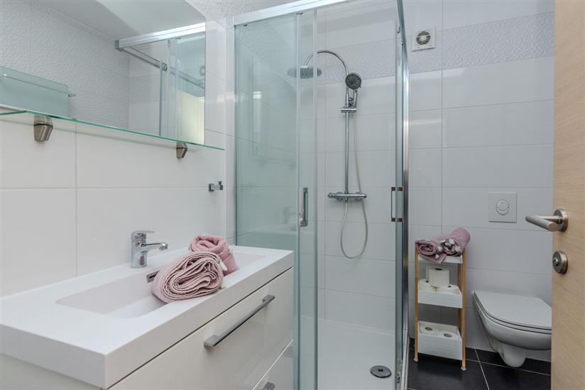 Apartment A1, for 6 persons