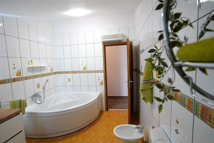 House K1, for 8 persons