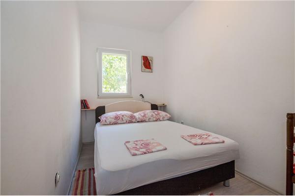 Apartment A1, for 5 persons