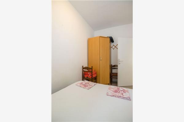 Apartment A1, for 5 persons