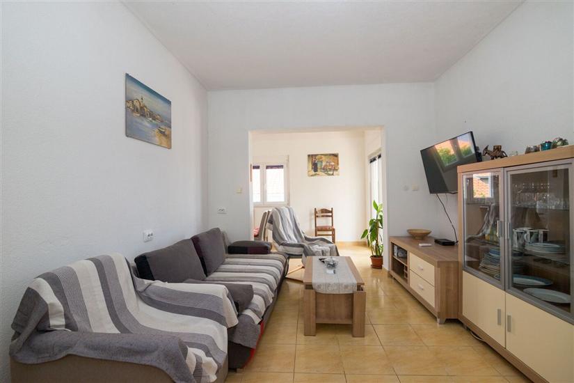 Apartment A1, for 5 persons
