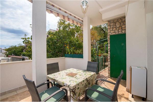 Apartment A1, for 5 persons