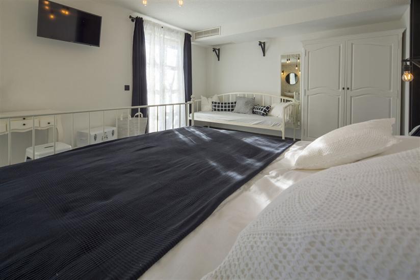 House K1, for 8 persons