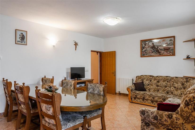 Apartment A1, for 5 persons