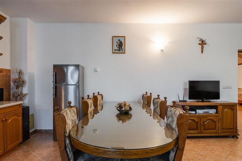 Apartment A1, for 5 persons