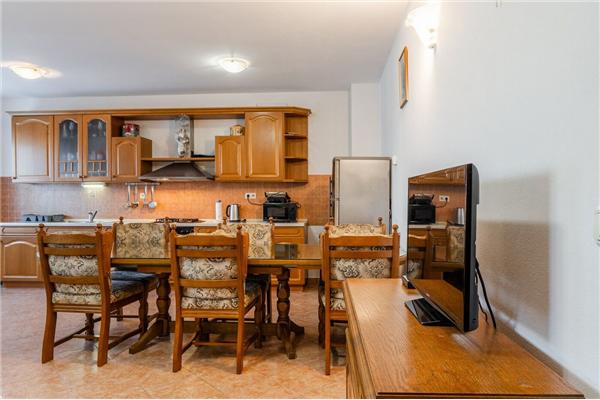 Apartment A1, for 5 persons
