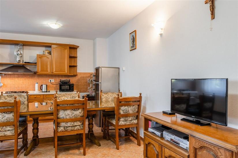 Apartment A1, for 5 persons