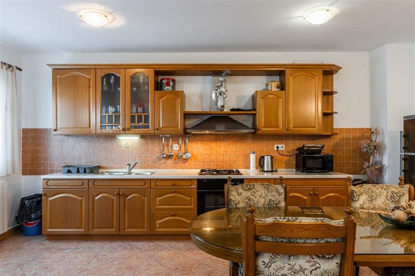 Apartment A1, for 5 persons