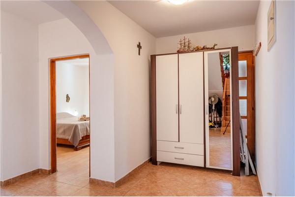 Apartment A1, for 5 persons