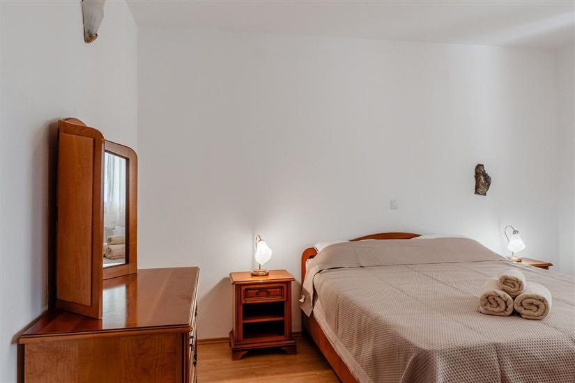 Apartment A1, for 5 persons