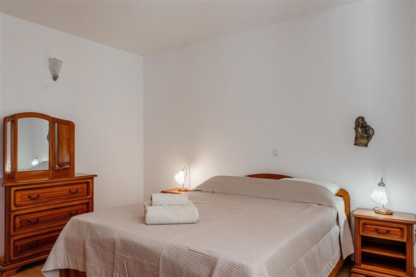 Apartment A1, for 5 persons