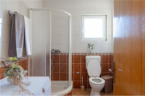 Apartment A1, for 5 persons