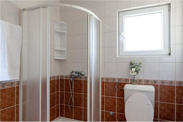 Apartment A1, for 5 persons