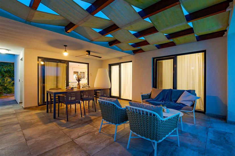 Villa Royal Green Three