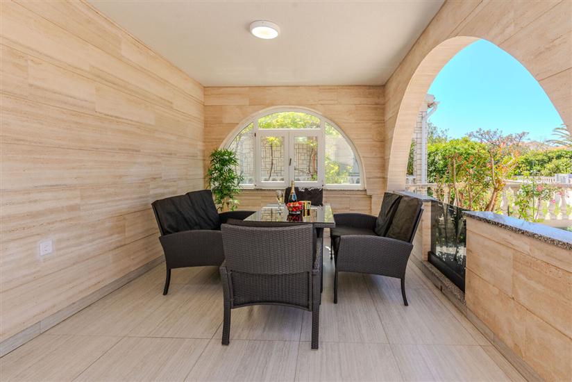 Apartment A2, for 6 persons