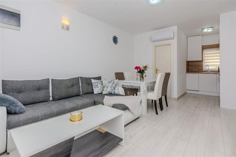 Apartment A2, for 6 persons