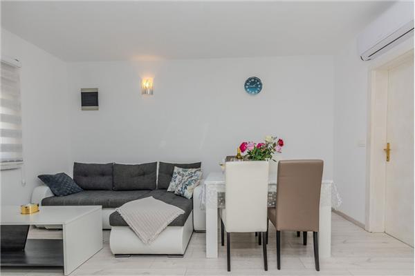 Apartment A2, for 6 persons