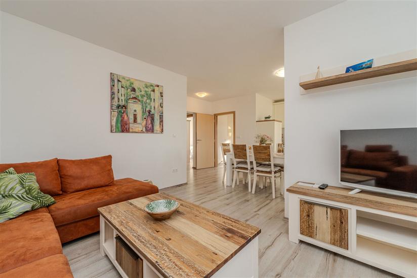 House K1, for 10 persons