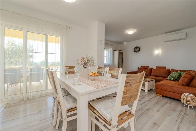 House K1, for 10 persons